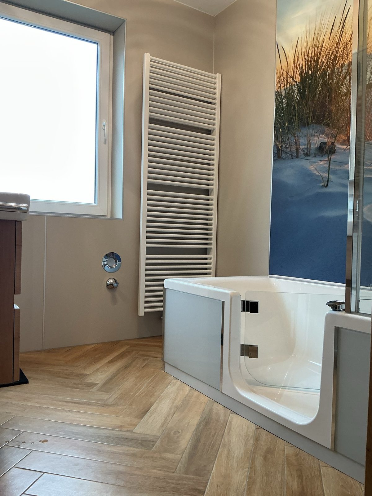 Barrierefreies Bad mit Sitzbadewanne &ndash; Referenzprojekt Anders Heizung-Sanit&auml;r Bremen